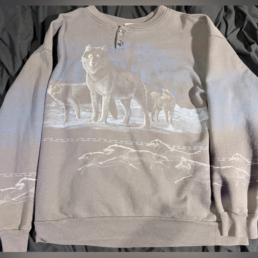 Vintage Gray Wolf Print Sweatshirt